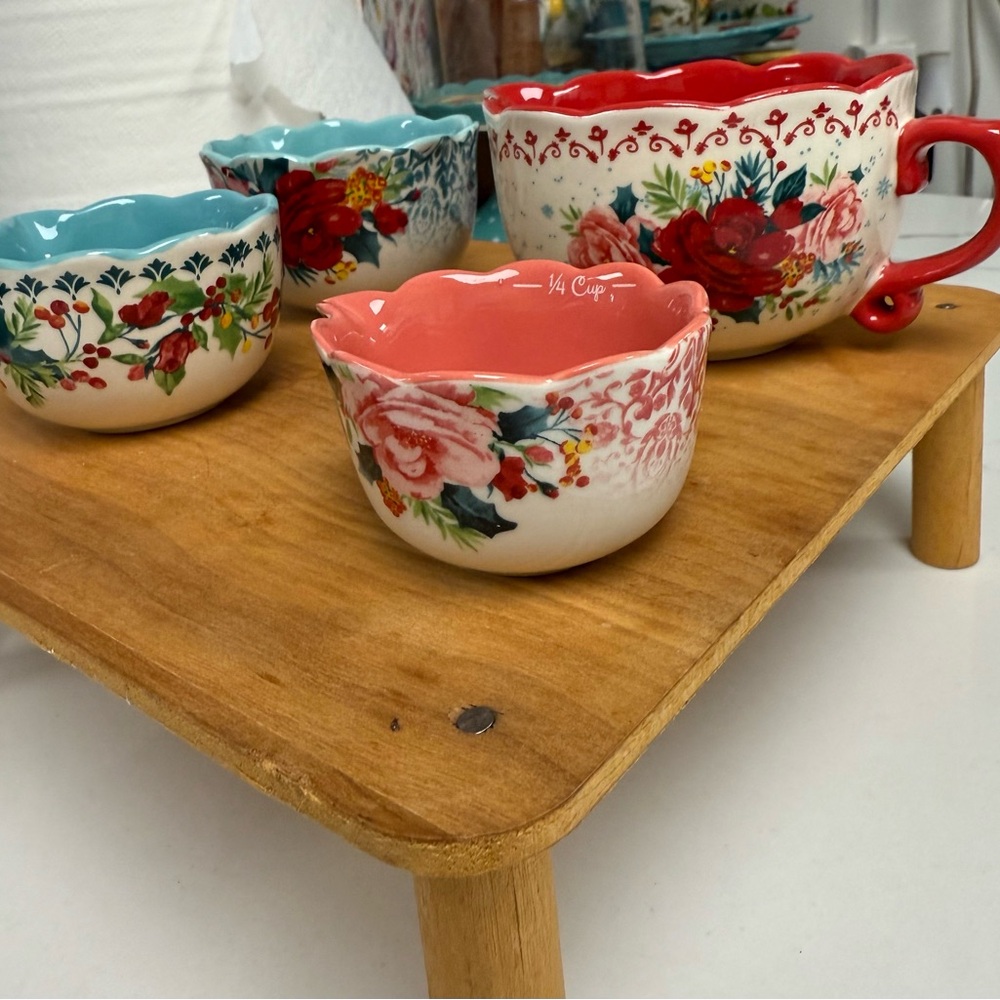 Pioneer Woman Cheerful Rose Measuring Cups